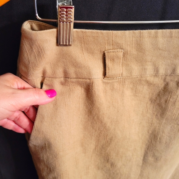 NEW YORK CLOTHING CO KNEE LENGTH TAN PENCIL SKIRT - Picture 3 of 8